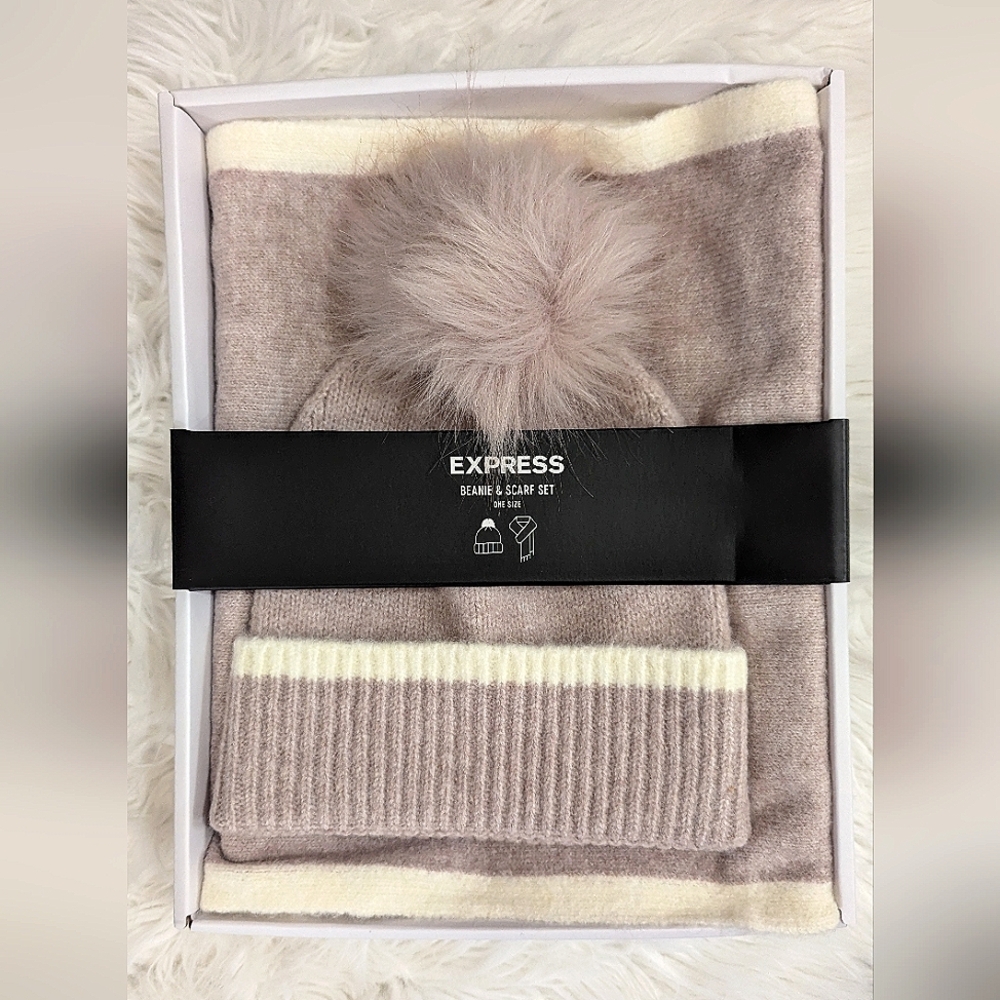 NWT. Express Dusty pink Pom Beanie & Scarf Set